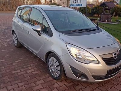 Srebrny Używany 2013 Opel Meriva Minivan | 22 900 zł (Dość drogi)