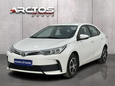 Używany Toyota Corolla 99 KM (72 kW) 2017 Biały Sedan/Limuzyna