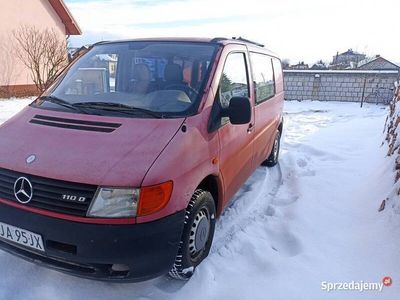 używany Mercedes Vito 2.3 td 6 osobowy