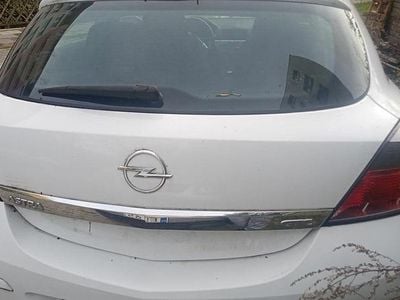 Biały Używany 2009 Opel Astra GTC Coupe | 8500 zł (Super Cena)