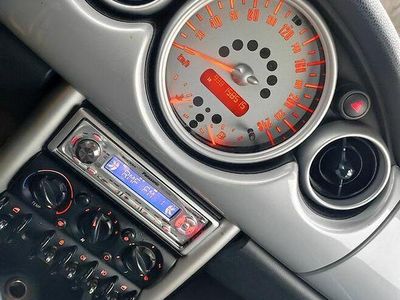 Inny kolor Używany 2003 Mini ONE Hatchback | 6800 zł (Dość drogi)