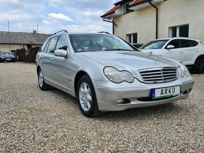 Srebrny Używany 2001 Mercedes C180 Sedan/Limuzyna | 18 900 zł
