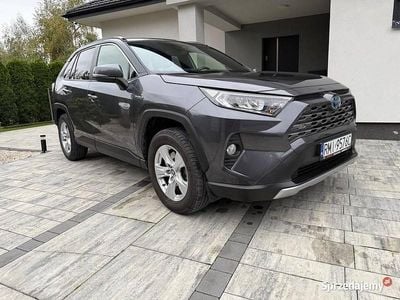 Szary Używany 2022 Toyota RAV4 Hybrid SUV | 113 500 zł (Super Cena)
