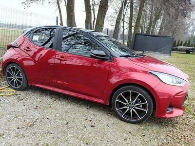 Czerwony Używany 2022 Toyota Yaris Sport Hatchback | 66 999 zł (Uczciwa cena)