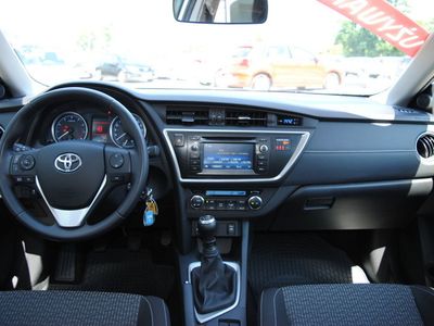 używany Toyota Auris 1.6 Premium Benzyna, 2015 r.