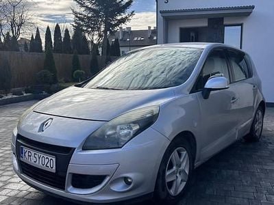 Używany Renault Scénic III 2010 Srebrny Minivan