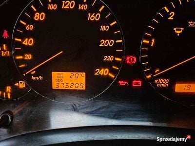 Srebrny Używany 2004 Toyota Avensis Sedan/Limuzyna | 10 900 zł (Drogi)