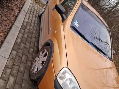 Pomarańczowy Używany 2003 Opel Corsa Sedan/Limuzyna | 3400 zł (Uczciwa cena)