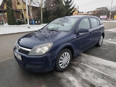 Używany Opel Astra 2004 Granatowy Hatchback