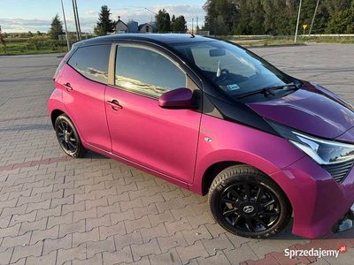 Fioletowy Używany 2018 Toyota Aygo Hatchback | 39 999 zł (Uczciwa cena)