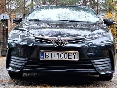 Używany Toyota Corolla 132 KM (97 kW) 2017 Czarny Sedan/Limuzyna