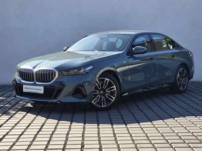 Używany BMW 520 Shadowline 197 KM (144 kW) 2024 Zielony cape york metalizowany Sedan/Limuzyna