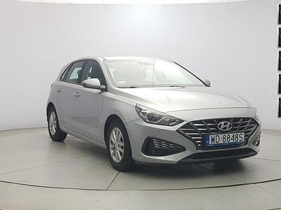 Używany Hyundai i30 120 KM (88 kW) 2022 Srebrny Hatchback