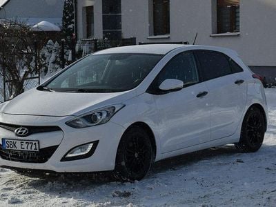 Biały Używany 2015 Hyundai i30 Hatchback | 33 900 zł (Uczciwa cena)