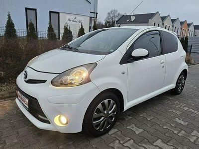 Biały Używany 2013 Toyota Aygo Hatchback | 16 680 zł (Uczciwa cena)