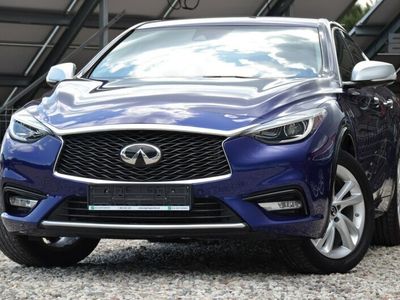 używany Infiniti Q30 1.6dm 122KM 2016r. 180 000km