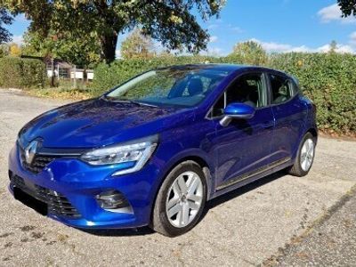 Niebieski Używany 2020 Renault Clio V Hatchback | 38 500 zł (Dość drogi)