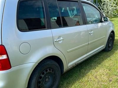Używany VW Touran 170 KM (125 kW) 2007 Srebrny Minivan