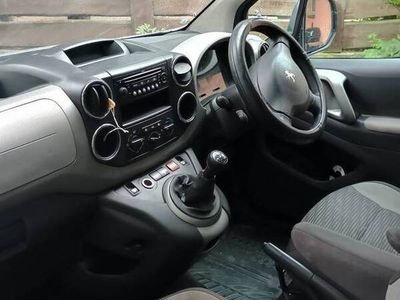 Używany Peugeot TePee 2008 Srebrny Minivan