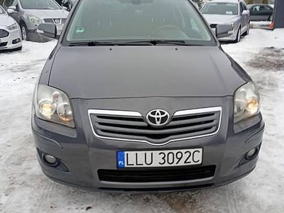 Używany Toyota Avensis 126 KM (92 kW) 2008 Grafitowy Kombi