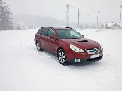 Czerwony Używany 2010 Subaru Outback Active SUV | 13 000 zł