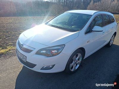 Używany Opel Astra 2012 Biały Sedan/Limuzyna