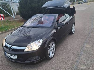 Używany Opel Astra Cabriolet Sport 150 KM (110 kW) 2009 Czarny Kabriolet