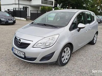 Srebrny Używany 2013 Opel Meriva Minivan | 22 900 zł (Drogi)