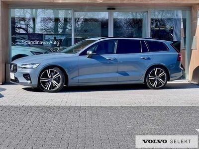 Używany Volvo V60 299 KM (219 kW) 2022 Szary Kombi