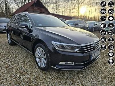Czarny (metalik) Używany 2019 VW Passat Highline Kombi | 68 000 zł (Uczciwa cena)