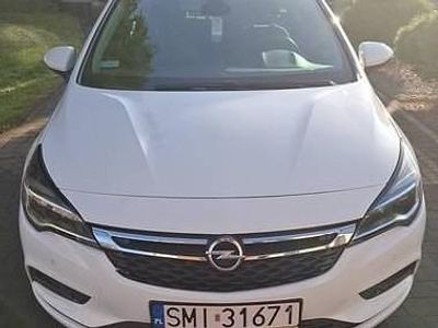 Biały Używany 2017 Opel Astra Njoy Kombi | 39 876 zł (Dość drogi)