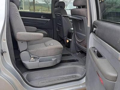 Używany Ssangyong (KGM) Rodius 2012 Srebrny Minivan