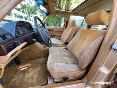 Używany 1984 Mercedes E280 | 31 900 zł