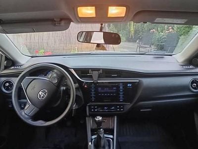 Używany Toyota Auris 2018 Biały Hatchback