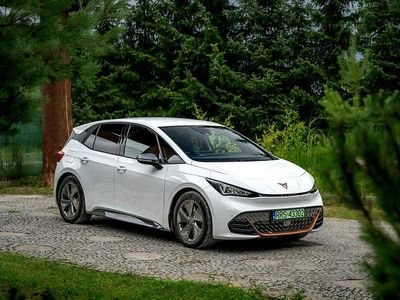 Używany Cupra Born 150 kW (204 KM) 2022 Biały (metalik) Hatchback