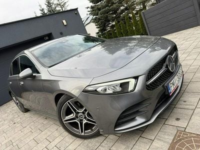Szary (metalik) Używany 2018 Mercedes A200 AMG Hatchback | 79 900 zł (Dobra cena)