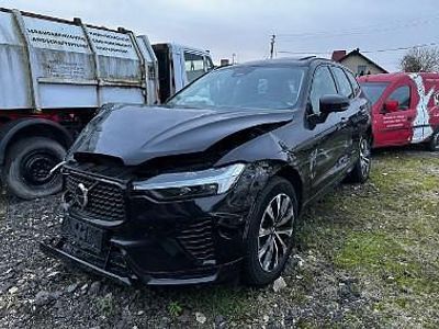 Czarny (metalik, perła) Używany 2023 Volvo XC60 SUV | 69 900 zł