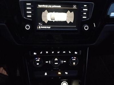 Brązowobeżowy Używany 2015 VW Touran Minivan | 49 000 zł (Uczciwa cena)