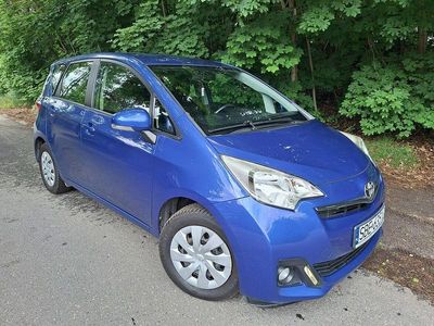 Niebieski Używany 2012 Toyota Verso-S Minivan | 15 900 zł