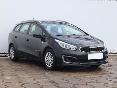 Czarny Używany 2016 Kia Ceed Hatchback | 35 999 zł (Uczciwa cena)
