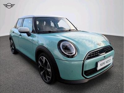 Ocean wave green metalizowany Używany 2024 Mini Cooper Hatchback | 139 900 zł (Uczciwa cena)