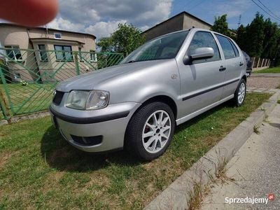Używany VW Polo 2001 Srebrny Sedan/Limuzyna