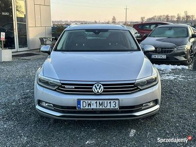 Srebrny Używany 2015 VW Passat Highline Kombi | 59 900 zł (Uczciwa cena)