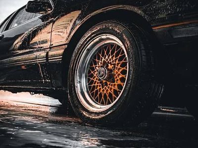 Używany 1984 Ford V8 | 38 000 zł