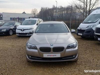 Beżowy Używany 2011 BMW 530 Kombi | 23 900 zł
