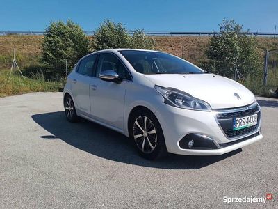 Używany 2017 Peugeot 208 Hatchback | 28 900 zł (Uczciwa cena)