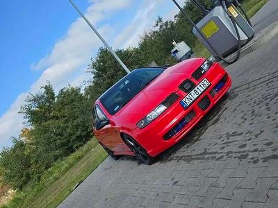 Czerwony Używany 2004 Seat Leon Hatchback | 18 500 zł (Drogi)