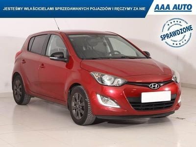 Używany Hyundai i20 2014 Czerwony Hatchback