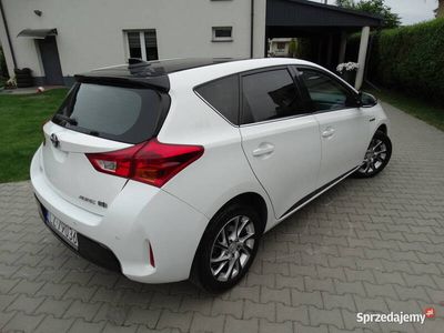 używany Toyota Auris Hybrid 