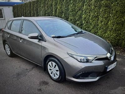 Używany Toyota Auris 132 KM (97 kW) 2018 Szary Hatchback